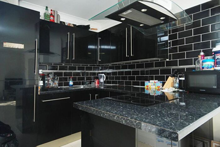 2 Bedroom Flat To Rent In Commercial Street, Spitalfields, London, E1