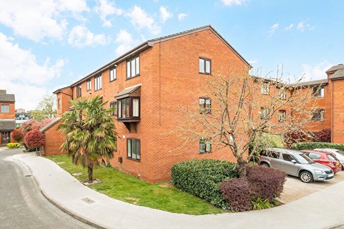 2 Bedroom Flat To Rent In Bowman Mews, Southfields, SW18