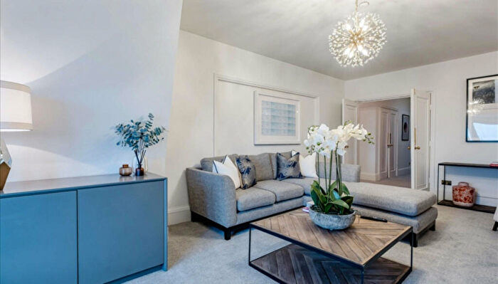 4 Bedroom Apartment To Rent In Park Road, London, NW8