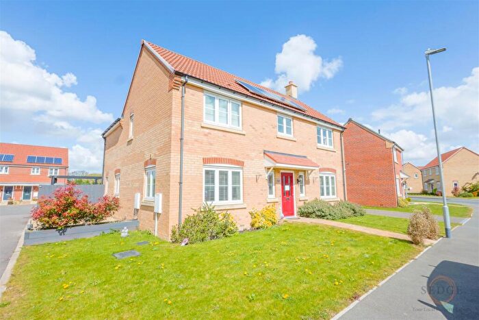 4 Bedroom Detached House For Sale In Atherton Gardens, Pinchbeck, Spalding, PE11
