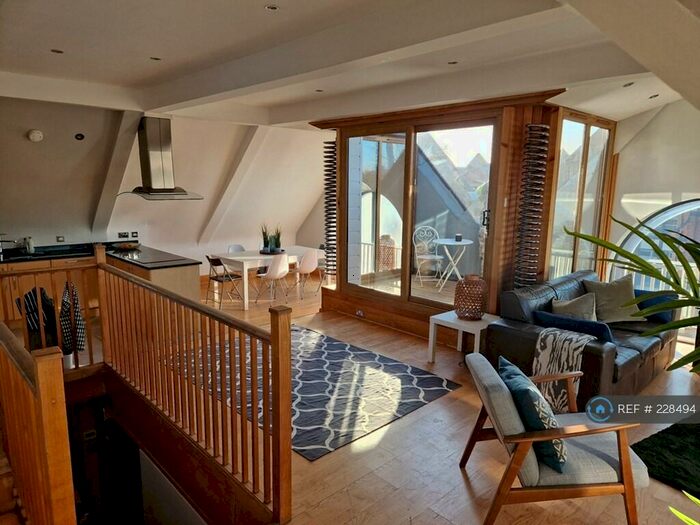 3 Bedroom Penthouse To Rent In Mayflower Street, London, SE16