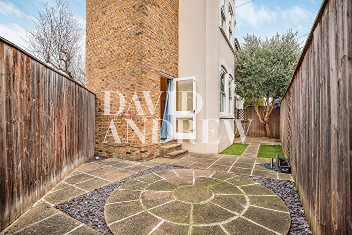 2 Bedroom Flat To Rent In Riversdale Road, London, N5