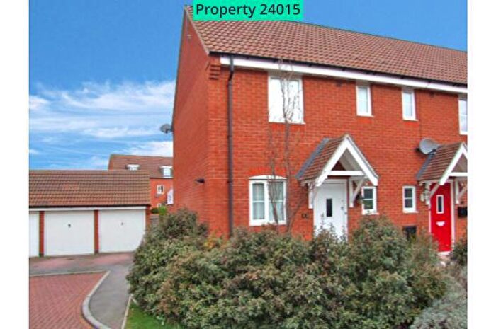 2 Bedroom End Of Terrace House To Rent In Hollowell Close, Rushden, NN10