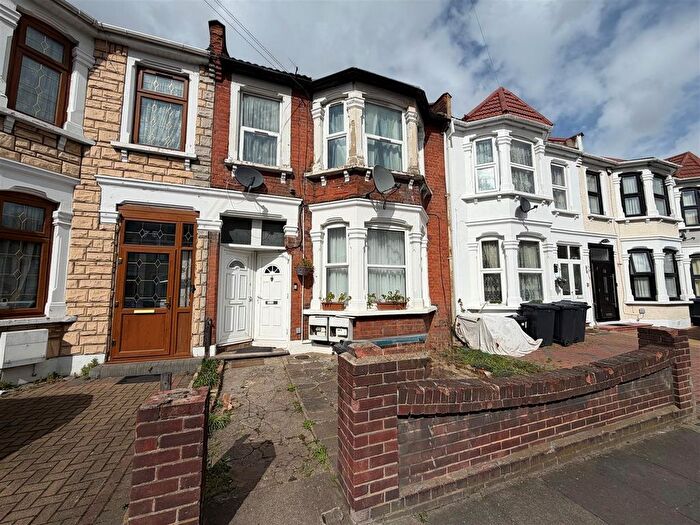 2 Bedroom Flat To Rent In Mortlake Road, Ilford, IG1