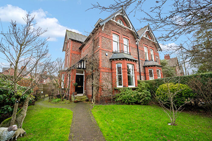 5 Bedroom Semi-Detached House For Sale In Trafford Road, Alderley Edge, Cheshire, SK9