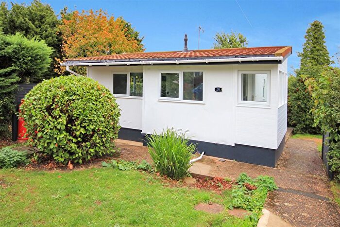2 Bedroom Detached Bungalow For Sale In Wilby Park, Wilby, Wellingborough, NN8