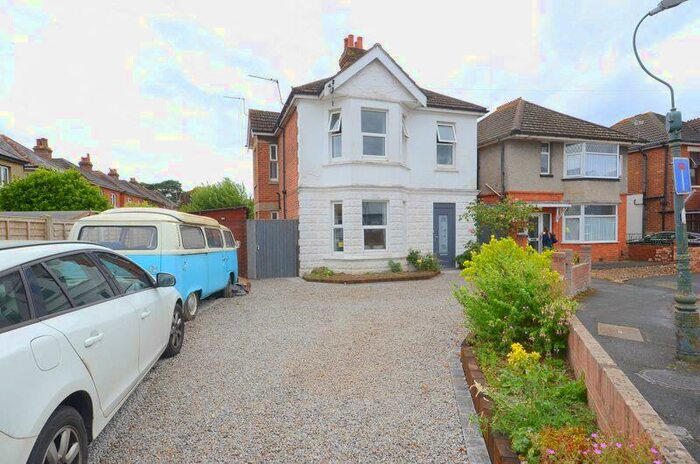 4 Bedroom Detached House To Rent In Highfield Road, BH9