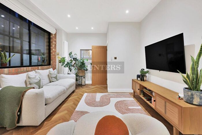 2 Bedroom Duplex To Rent In Rampart Street, London, E1