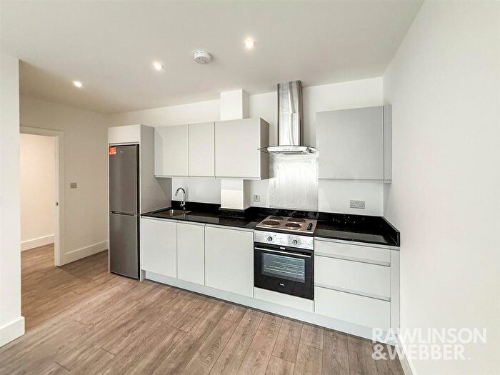 1 Bedroom Flat To Rent In Molesey Road, West Molesey, KT8