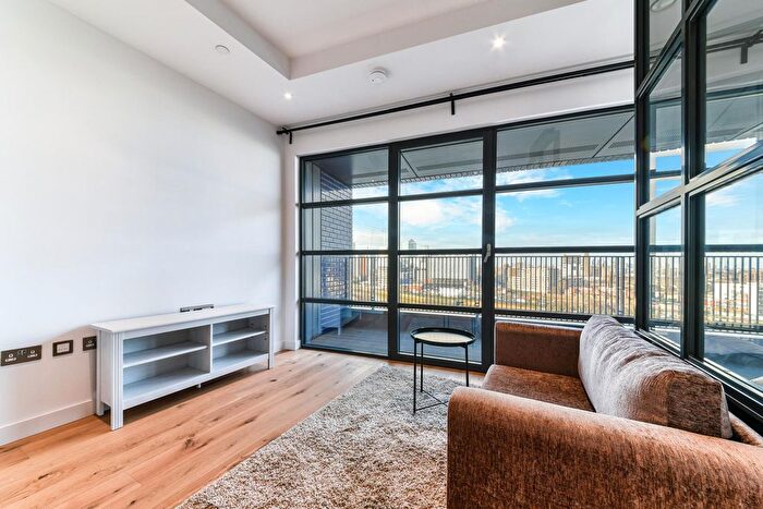 Studio To Rent In Bridgewater House, London City Island, London., E14