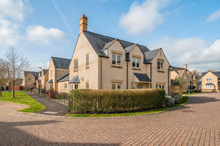 4 Bedroom Detached House For Sale In Fairford, Cirencester, GL7