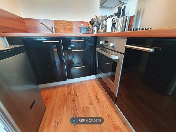 1 Bedroom Flat To Rent In Mann Island, Liverpool, L3