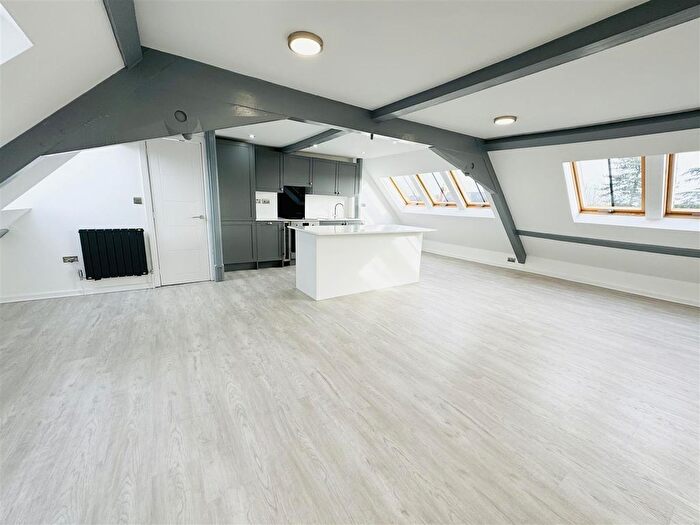 4 Bedroom Flat To Rent In Vale Road, St Wulstans Apartments, Stourport On Severn, DY13