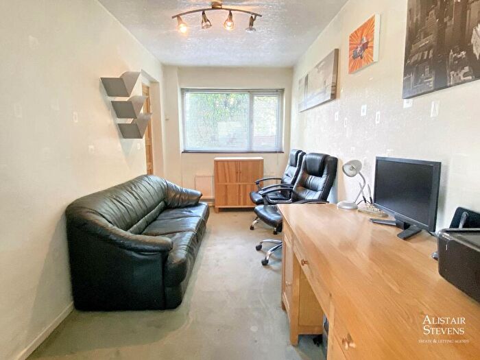 3 Bedroom Town House For Sale In Percival Walk, Oldham, OL2