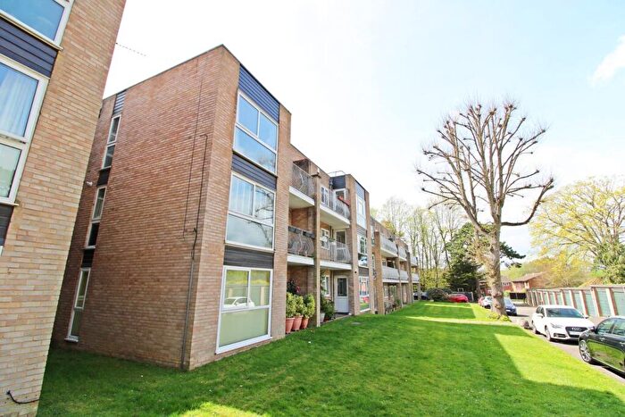 2 Bedroom Flat For Sale In The Avenue, Beckenham, BR3
