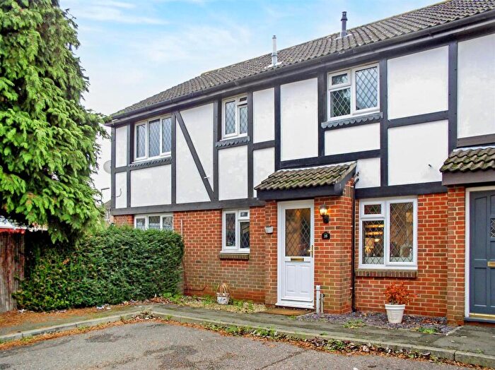 2 Bedroom Terraced House For Sale In Telford Drive, Walton-On-Thames, KT12