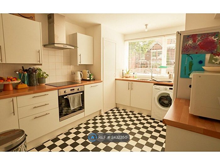 2 Bedroom Flat To Rent In Dyke Road, Brighton, BN1