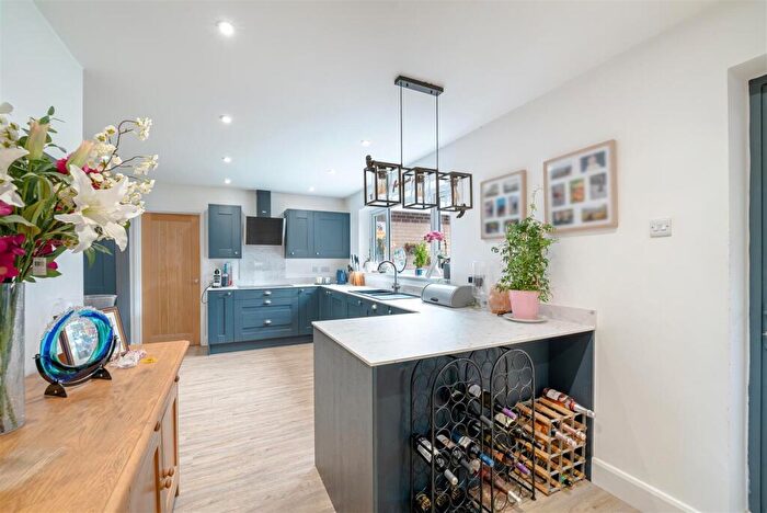 5 Bedroom Detached House For Sale In Hobbiton Road, North Worle - Annexe, BS22