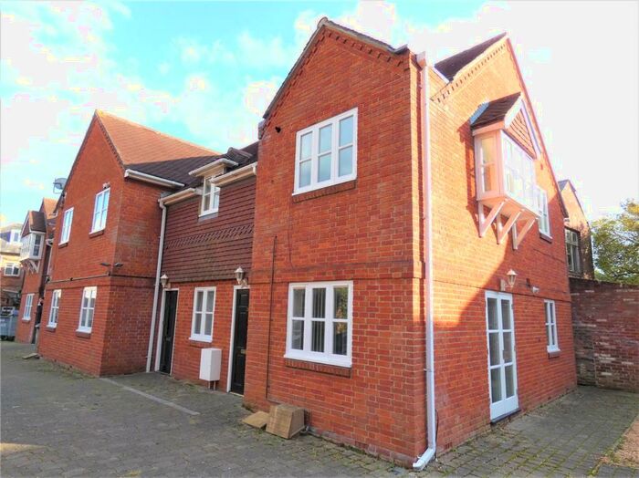 2 Bedroom Apartment To Rent In Consort Court, High Street, Fareham, Hampshire, PO16