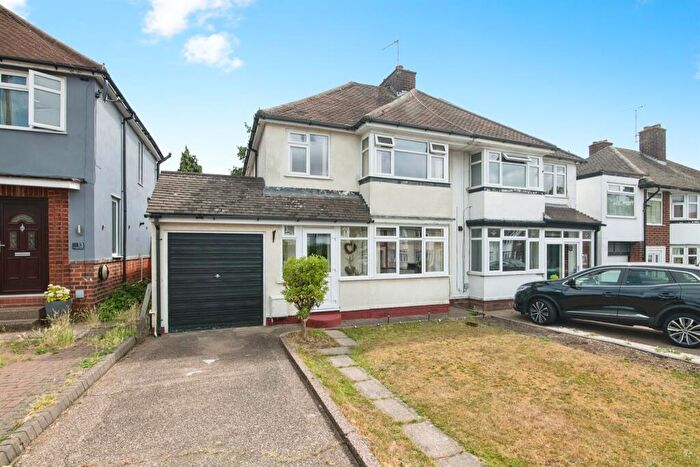 3 Bedroom Semi Detached House For Sale In Carter Road, Birmingham, B43