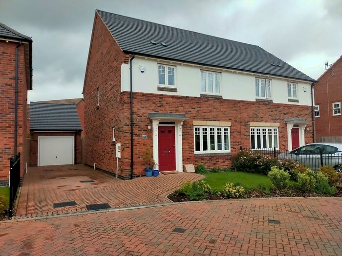 3 Bedroom Semi-Detached House To Rent In Porritt Close, East Leake, LE12