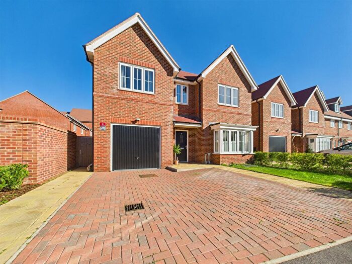 5 Bedroom Detached House For Sale In Clayfield Road, Weston Turville, Aylesbury, HP22