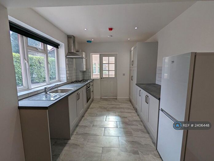 1 Bedroom Flat To Rent In Longmore Road, Solihull, B90