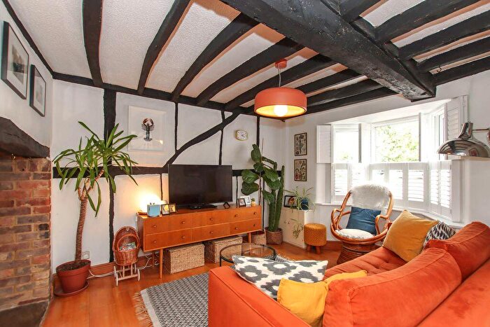 3 Bedroom End Of Terrace House For Sale In Frogmore Street, Tring, HP23
