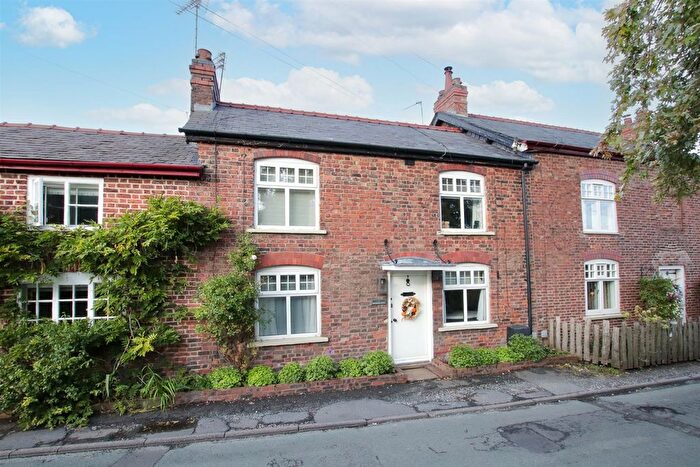 3 Bedroom Terraced House For Sale In Woodhouse Lane, Dunham Massey, WA14