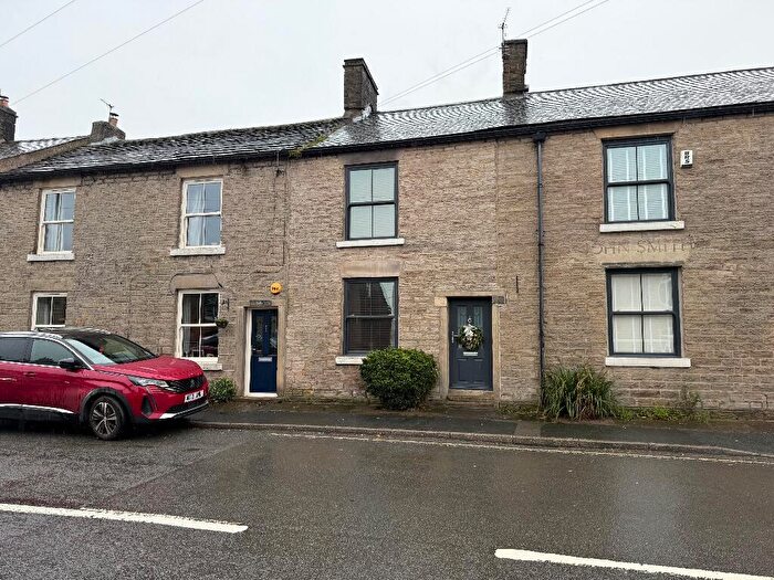 2 Bedroom Terraced House To Rent In Glossop Road, Charlesworth, Glossop, SK13