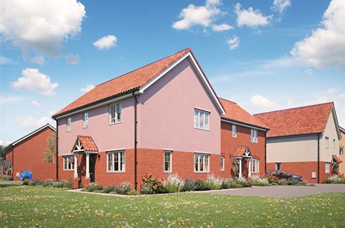 3 Bedroom Semi-Detached House For Sale In Wellington Avenue, Harleston, IP20