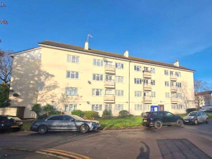 4 Bedroom Flat To Rent In Kingsnympton Park, Kingston Upon Thames, KT2