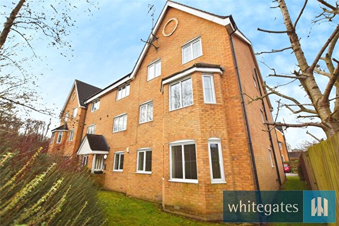 2 Bedroom Flat For Sale In Bracken Green, East Ardsley, Wakefield, West Yorkshire, WF3