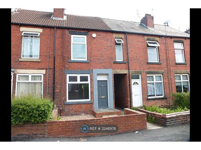 3 Bedroom Terraced House To Rent In Bellhouse Road, Sheffield, S5