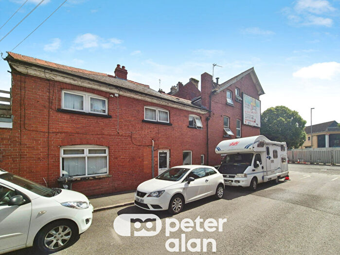 Studio To Rent In Cardiff Road, NP20
