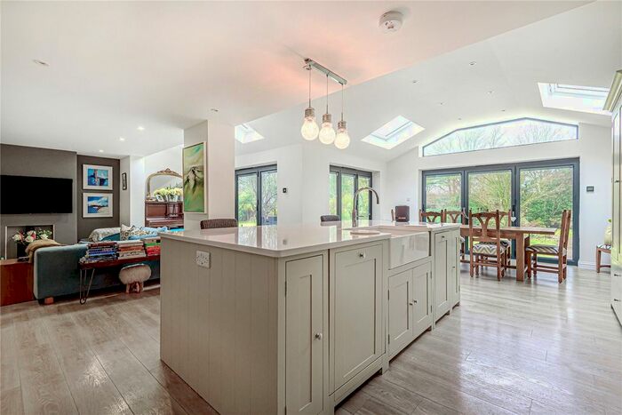 5 Bedroom Detached House To Rent In Bramley Road, Little London, Tadley, Hampshire, RG26