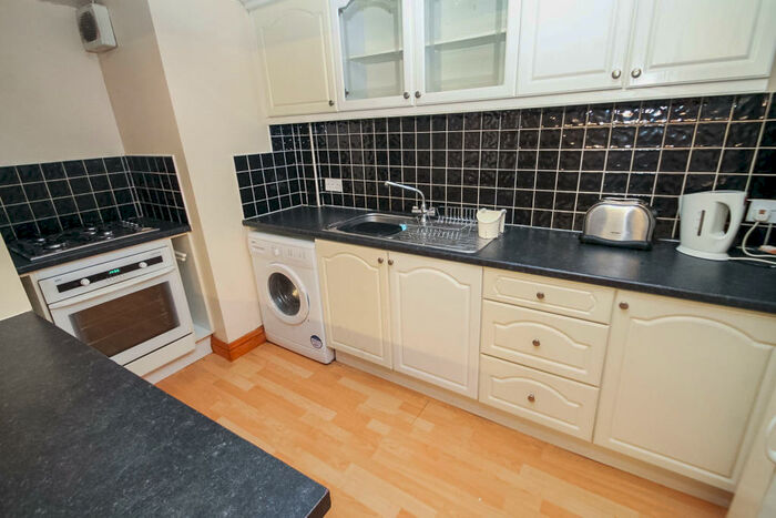 3 Bedroom Terraced House To Rent In Quarry Mount Place, Woodhouse, LS6
