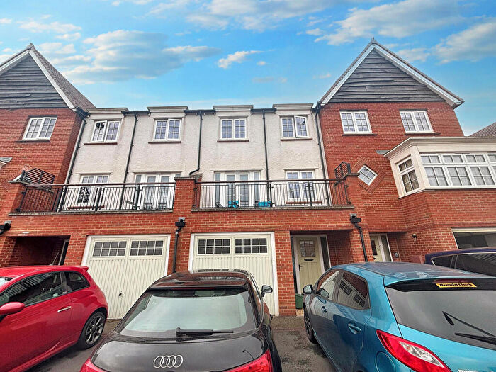 1 Bedroom Town House To Rent In Great Clover Leaze, Bristol, Gloucestershire, BS16