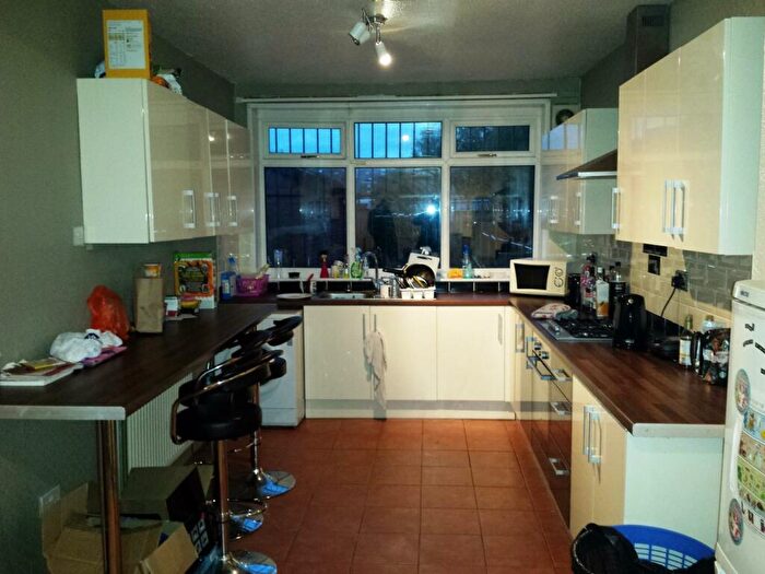 5 Bedroom Semi-Detached House To Rent In £. Pppw Derby Road, Fallowfield, M14