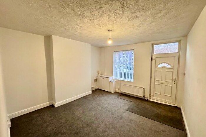 2 Bedroom End Of Terrace House To Rent In Vernon Road, Nottingham, NG6