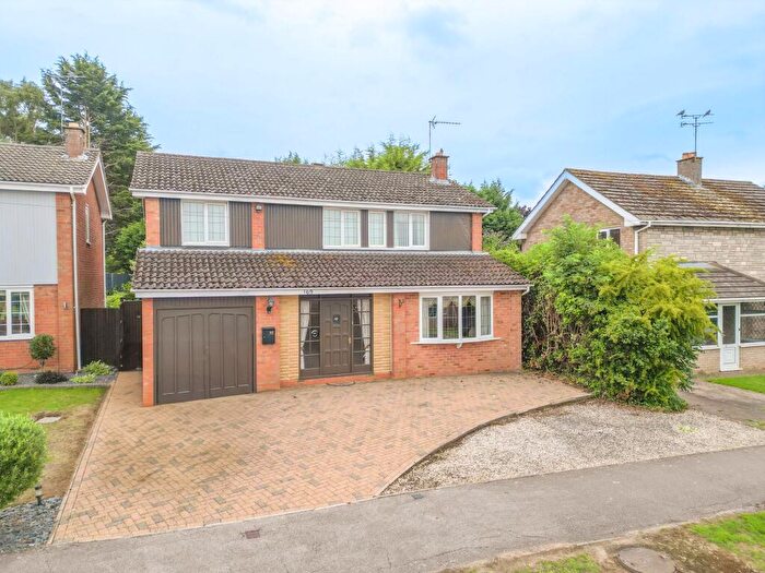 4 Bedroom Detached House For Sale In Windermere Avenue, Nuneaton, CV11