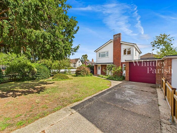 3 Bedroom Link Detached House For Sale In Woodfields, Stradbroke, IP21