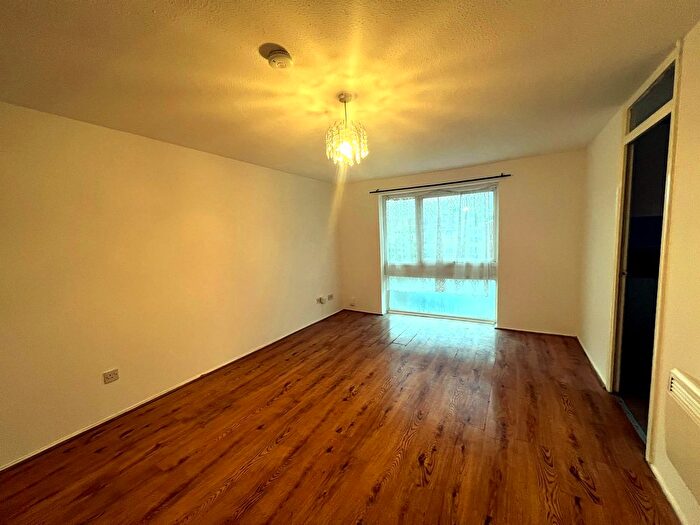 4 Bedroom End Of Terrace House To Rent In Hainault Road, Chadwell Heath, Romford, Essex, RM6