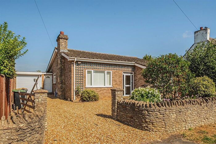 3 Bedroom Detached Bungalow For Sale In Green End, Renhold, Bedford, MK41
