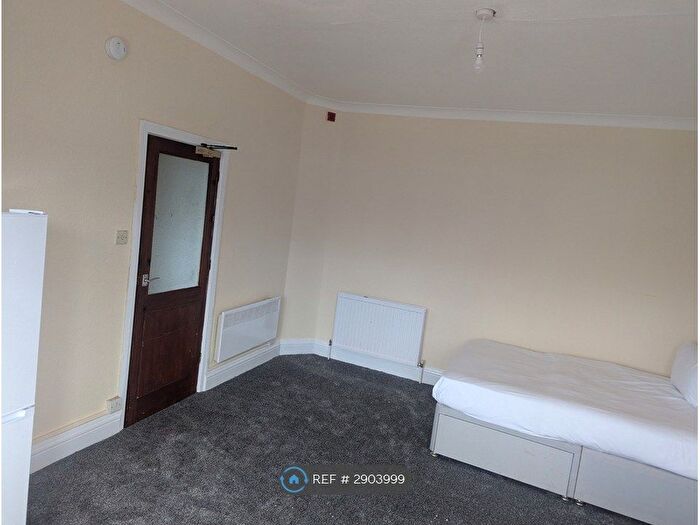 Studio To Rent In Northumberland Avenue, Blackpool, FY2