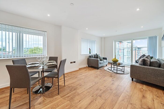 2 Bedroom Flat To Rent In Mast Quay, London, SE18