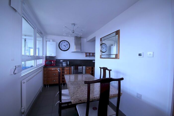 2 Bedroom Flat To Rent In Milton Garden Estate, Stoke Newington, London, N16