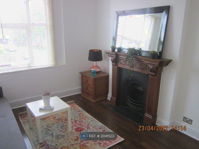 3 Bedroom Flat To Rent In Narford Rd, London, E5