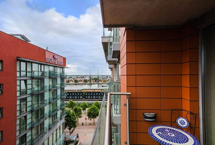 1 Bedroom Flat To Rent In The Oxygen, Royal Docks, London, E16