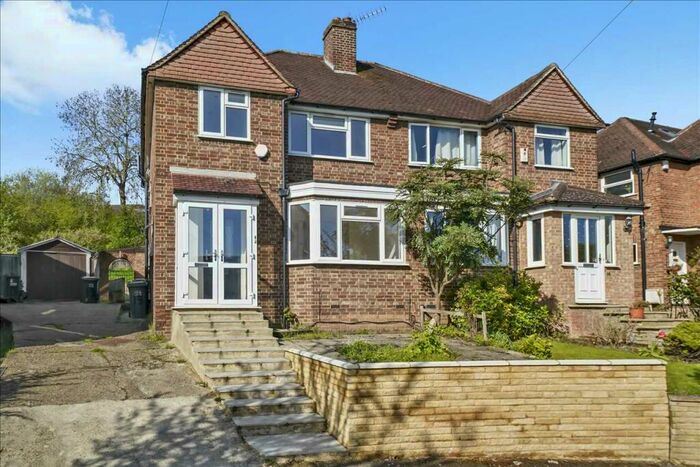 3 Bedroom Terraced House To Rent In Sunset Gardens, London, SE25